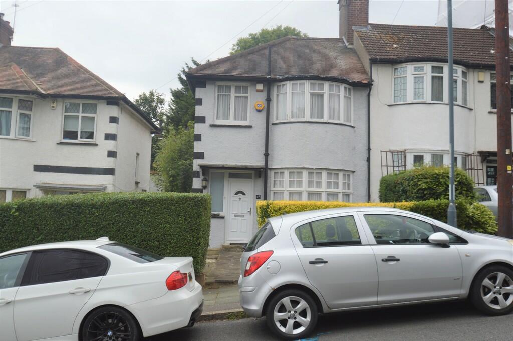 3 bedroom end of terrace house for sale in Donaldson Road, London, SE18