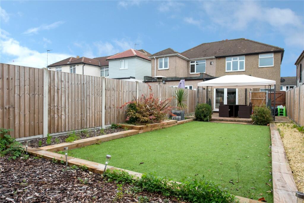 3 bedroom semidetached house for sale in Church Road, Harold Wood
