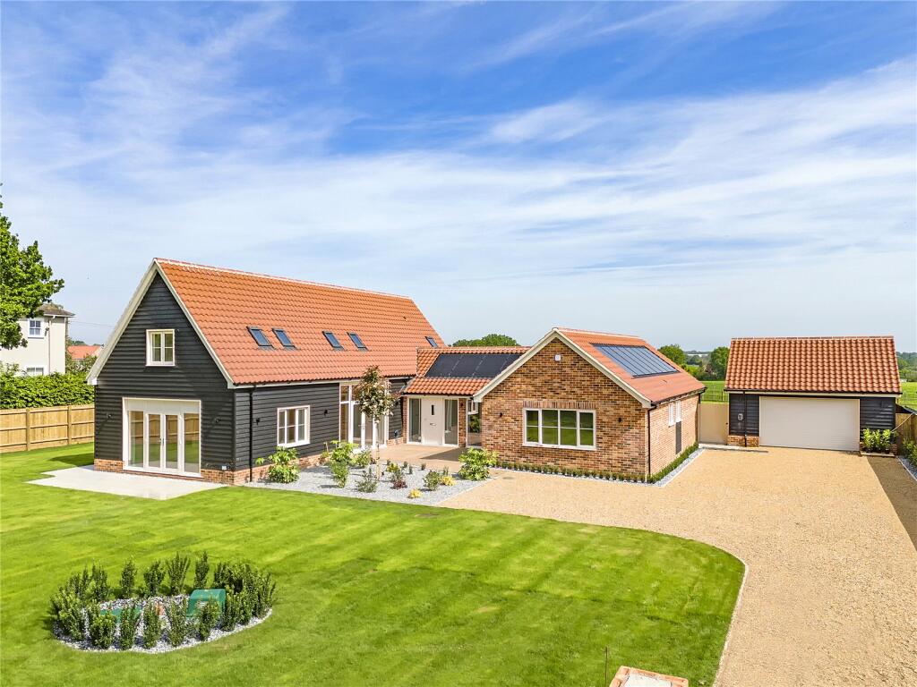 4 bedroom detached house for sale in Elmswell Road, Wetherden