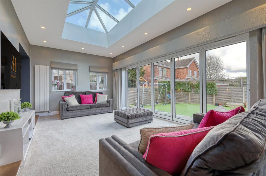 Main image of property: Main Road, Hockley, Essex, SS5