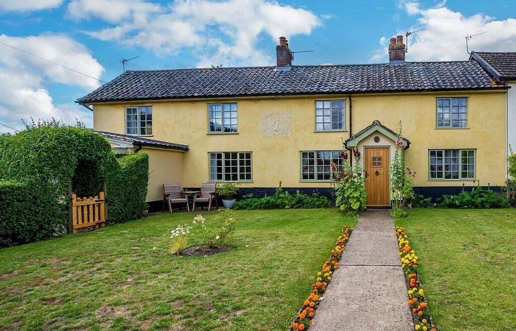 6 bedroom semidetached house for sale in Pulham Market, IP21