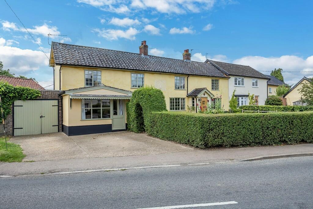 6 bedroom semidetached house for sale in Pulham Market, IP21
