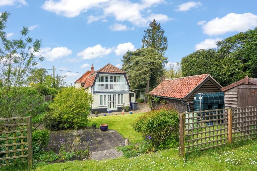 3 bedroom detached house for sale in Hepworth,Diss, IP22