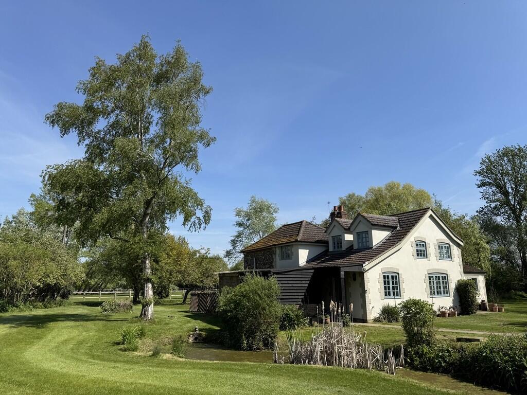 Main image of property: Hepworth, Diss