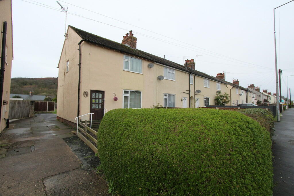 3 bedroom end of terrace house for sale in Hawarden Road, Caergwrle, LL12