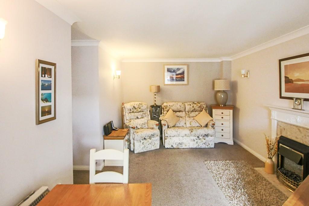 1 bedroom flat for sale in Forest Lodge, Portland Road, East Grinstead, West Sussex, RH19