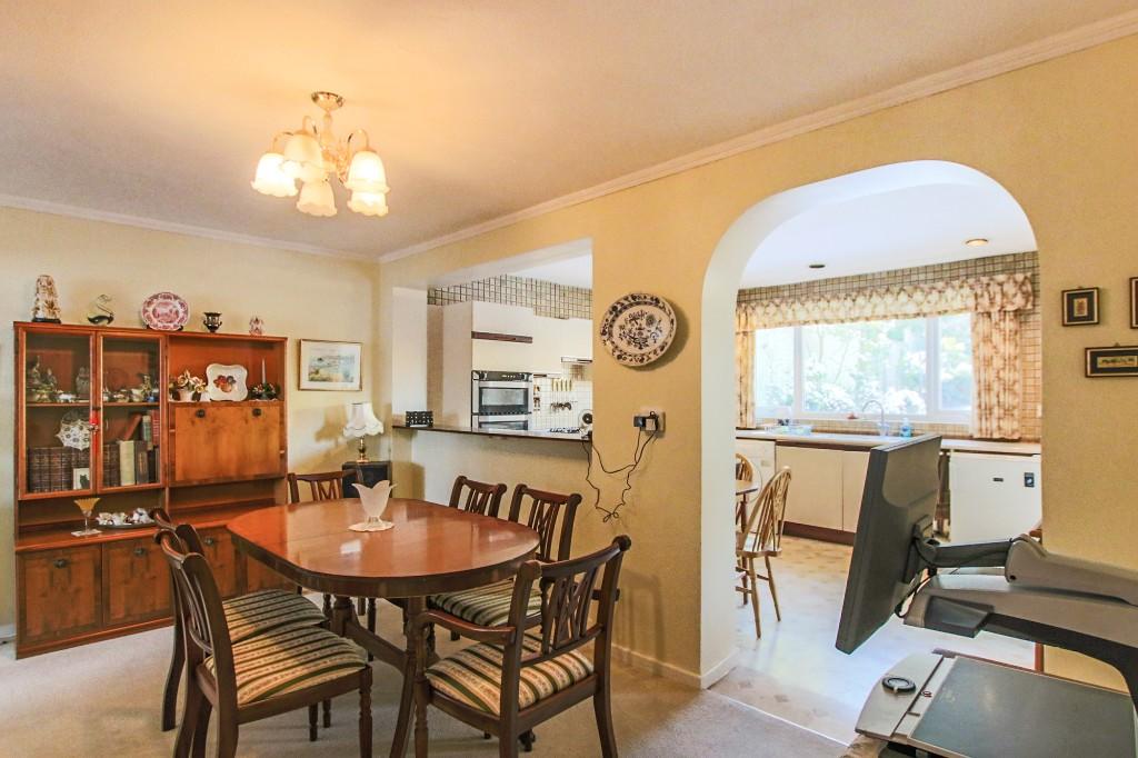 3 bedroom detached house for sale in Lynton Park Avenue, East Grinstead