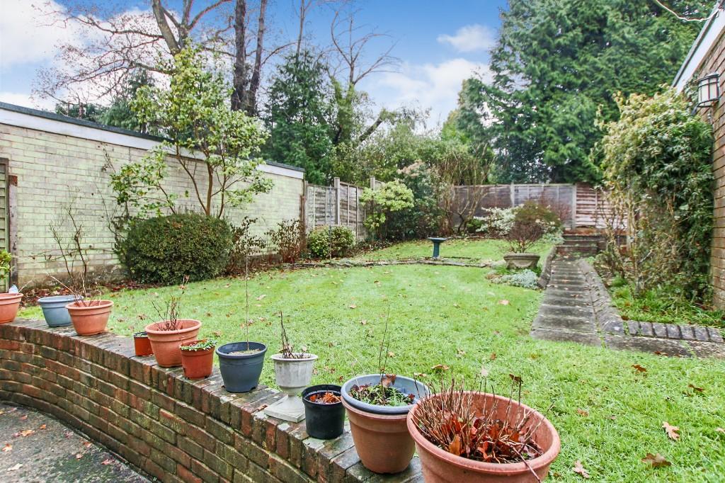 3 bedroom detached house for sale in Lynton Park Avenue, East Grinstead, West Sussex, RH19