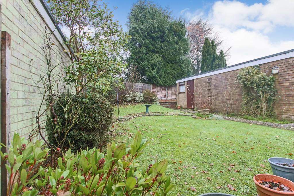 3 bedroom detached house for sale in Lynton Park Avenue, East Grinstead, West Sussex, RH19