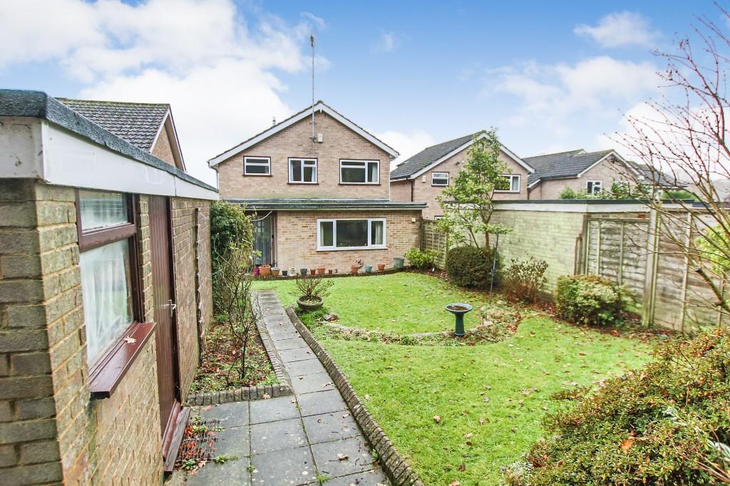 3 bedroom detached house for sale in Lynton Park Avenue, East Grinstead, West Sussex, RH19