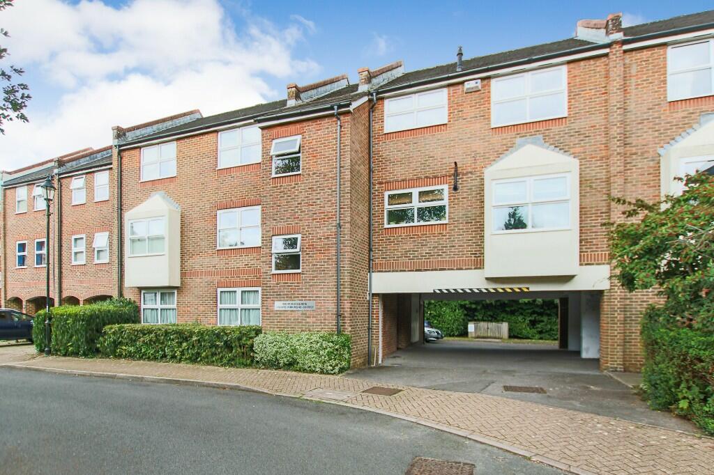 2 bedroom apartment for sale in Manning Close, East Grinstead, West ...