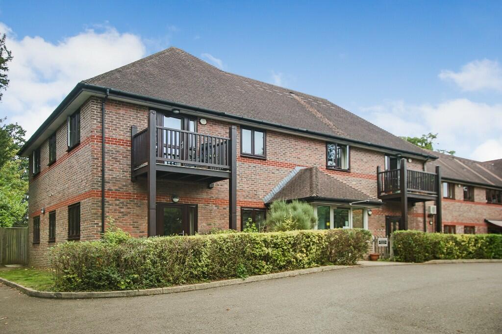 2 bedroom retirement property for sale in London Road, East Grinstead, West Sussex, RH19