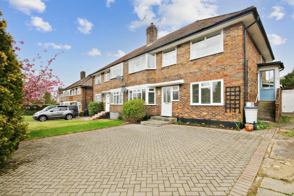 2 bedroom for sale in Halsford Park Road, East Grinstead