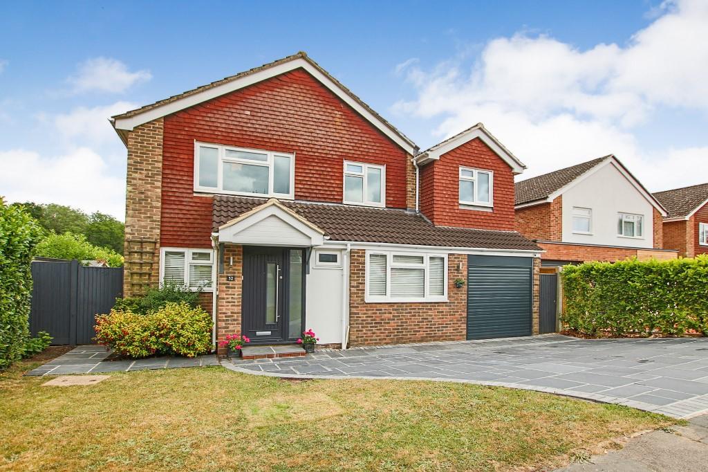 5 bedroom detached house for sale in Lancaster Drive, East Grinstead
