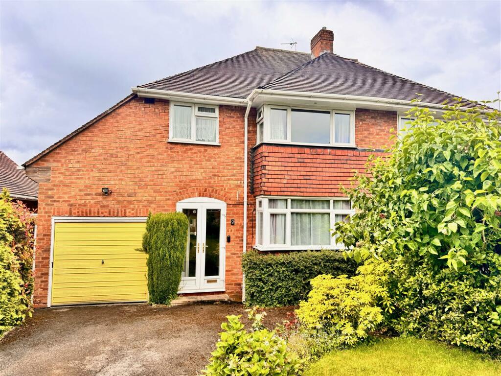 3 bedroom semidetached house for sale in Charters Avenue, Codsall