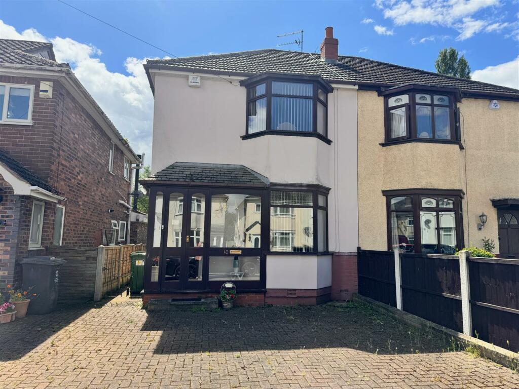 2 bedroom semidetached house for sale in Lane Green Avenue, Codsall, Wolverhampton, WV8