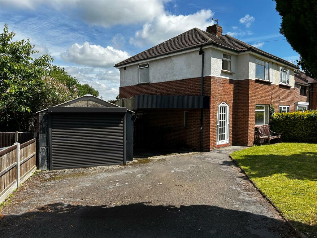 3 bedroom semidetached house for sale in Bowling Green Lane, Albrighton, WV7