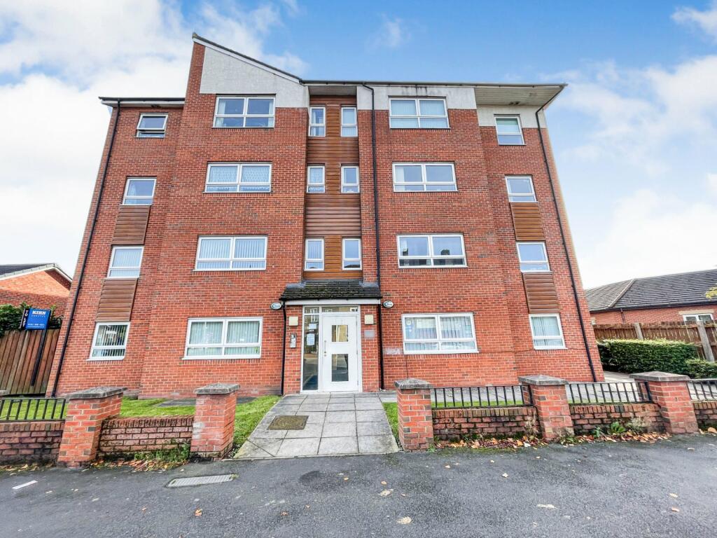 2 bedroom flat for sale in Cornishway, Manchester, Greater Manchester, M22