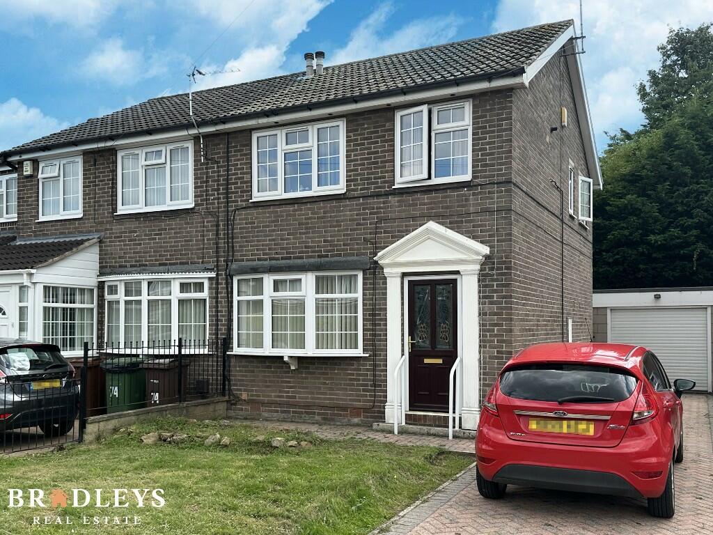 3 bedroom semidetached house for sale in Bexhill Close, Pontefract