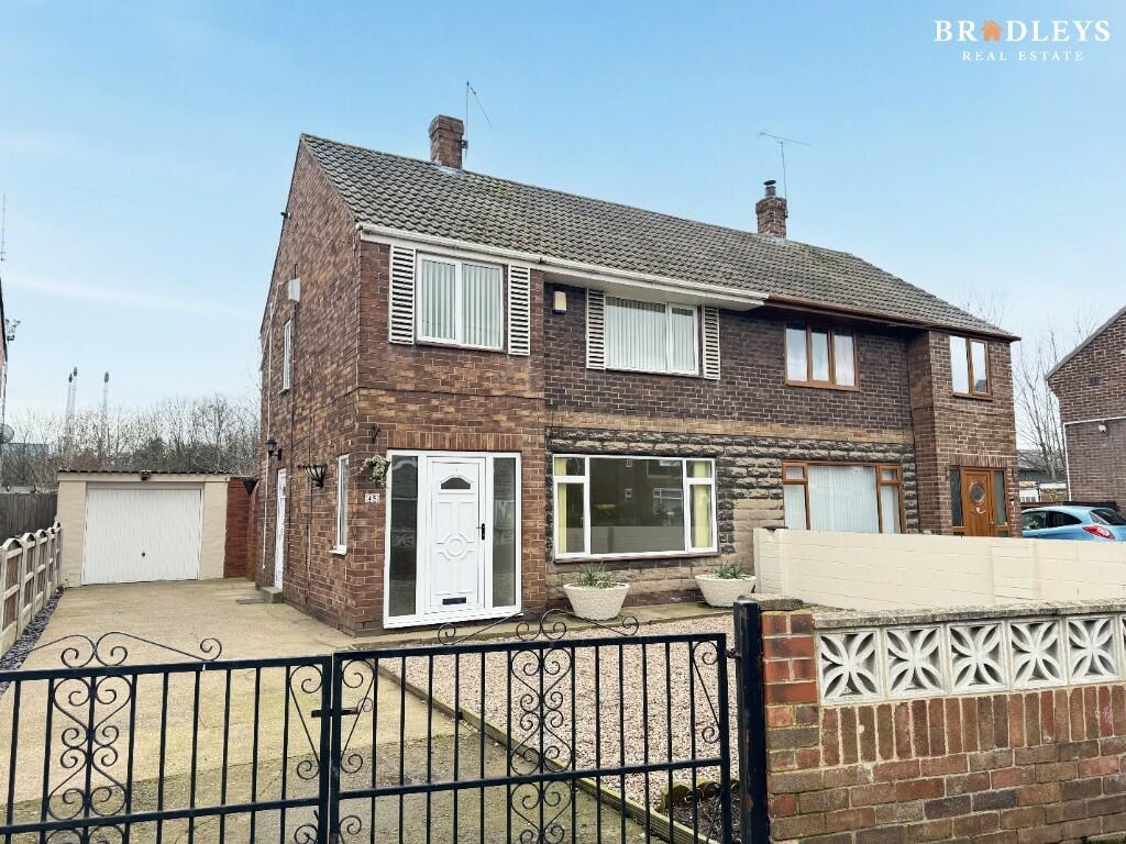 3 bedroom semidetached house for sale in Cleveland Avenue, Knottingley