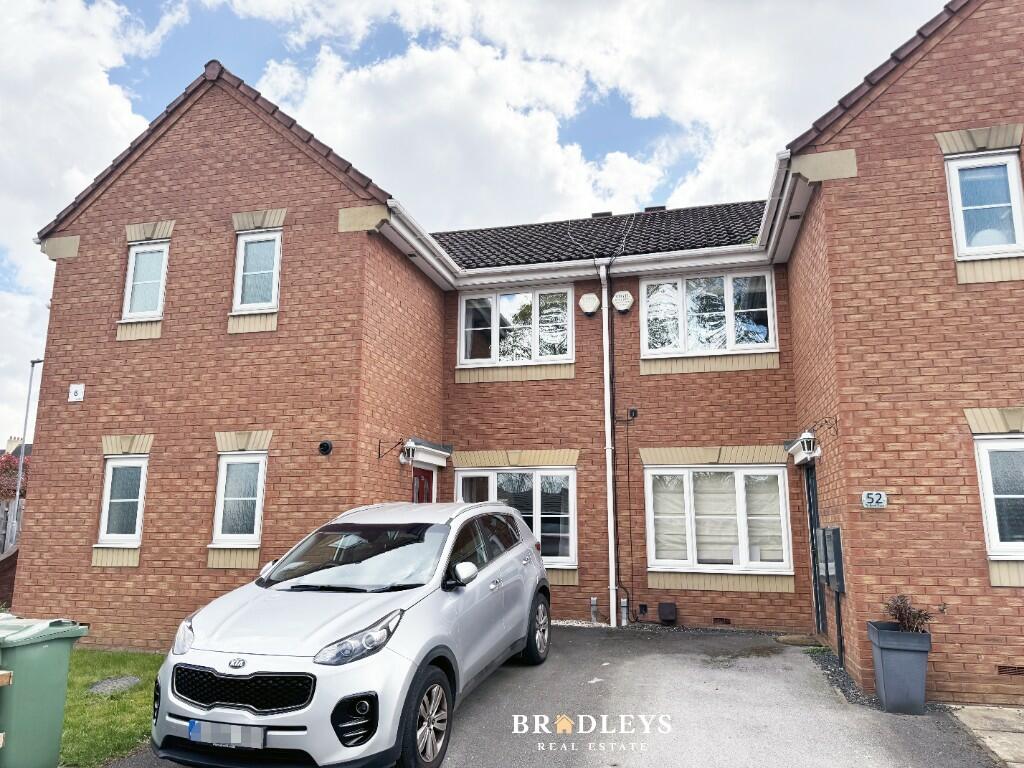3 bedroom town house for sale in Telford Close, Castleford, West