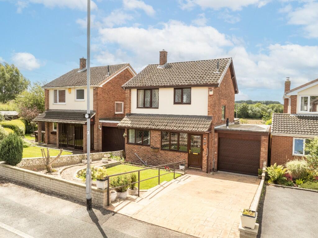 3 bedroom detached house for sale in Hadrian Close, Thorpe Audlin, WF8