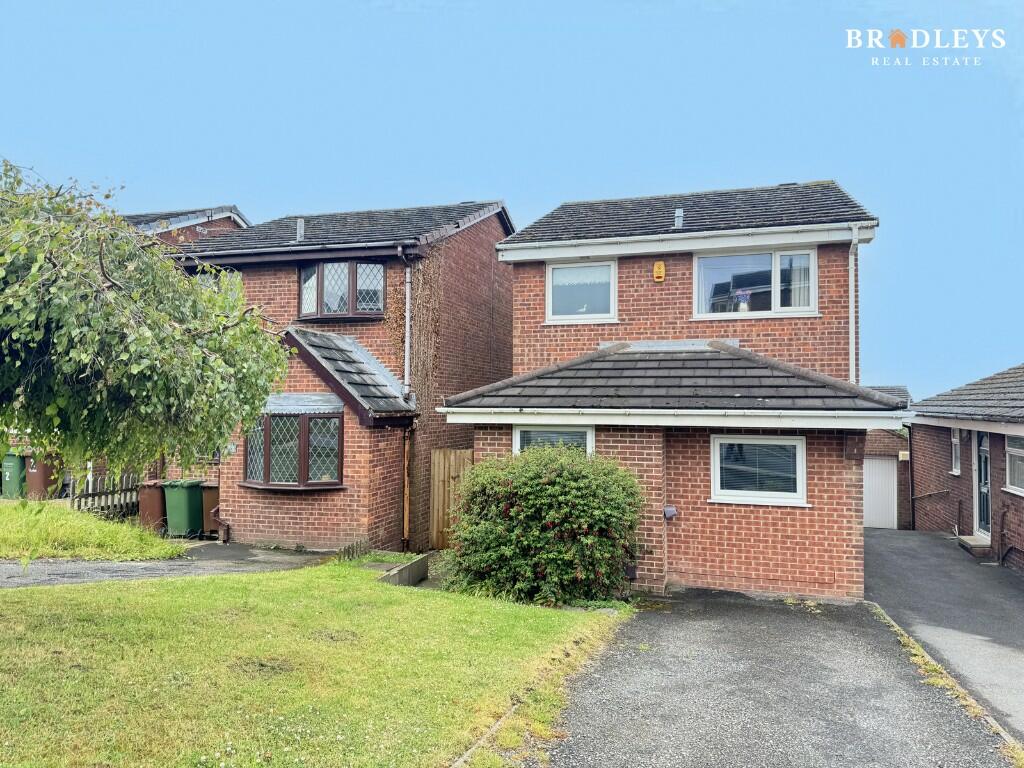 3 bedroom detached house for sale in Larks Hill, Pontefract, West