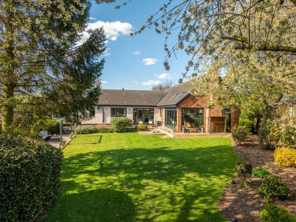 Main image of property: Moor Lane, Pontefract, West Yorkshire, WF8