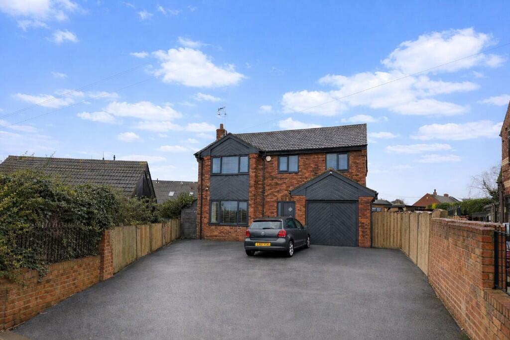 Main image of property: Frances, Hillcrest Mount, Castleford, West Yorkshire, WF10