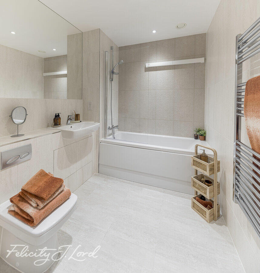 Studio flat for sale in City Angel, Islington, London. EC1V