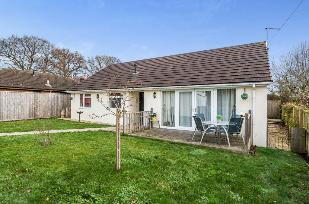 3 bedroom bungalow for sale in Liverton, Newton Abbot, Devon, TQ12