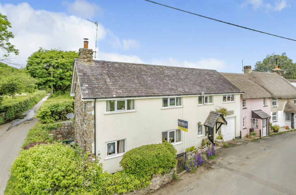 4 bedroom end of terrace house for sale in Halford, Liverton, Devon, TQ12