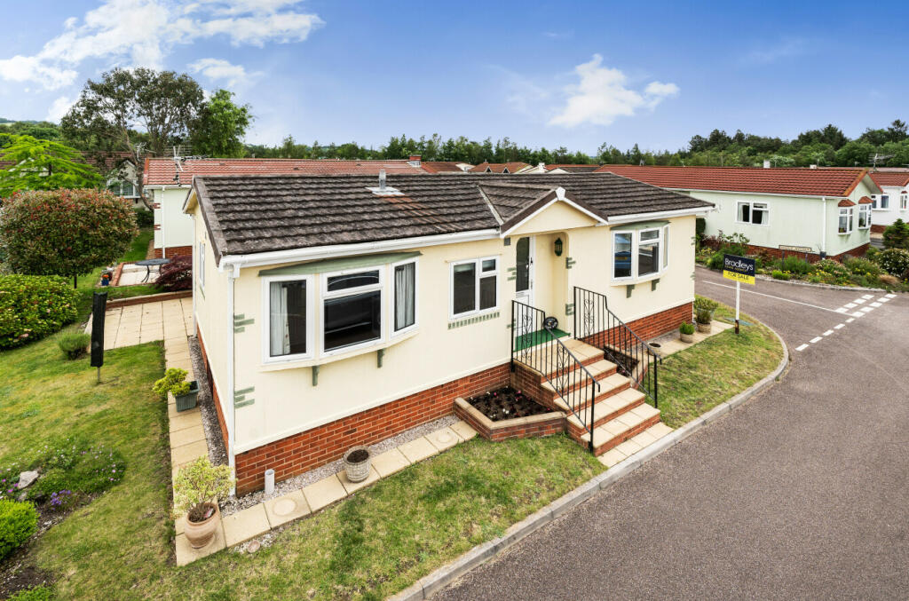 2 bedroom park home for sale in Maple Avenue, New Park, Bovey Tracey ...