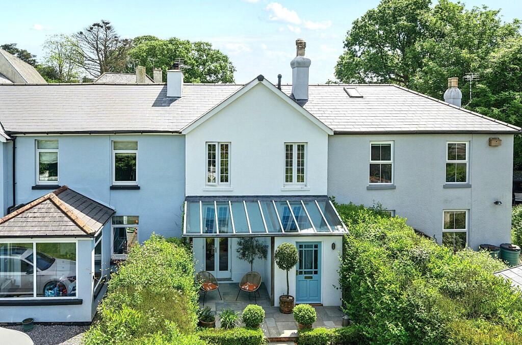 Main image of property: Avenue Road, Bovey Tracey, Newton Abbot, Devon