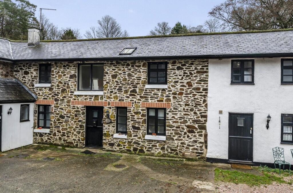 2 bedroom terraced house