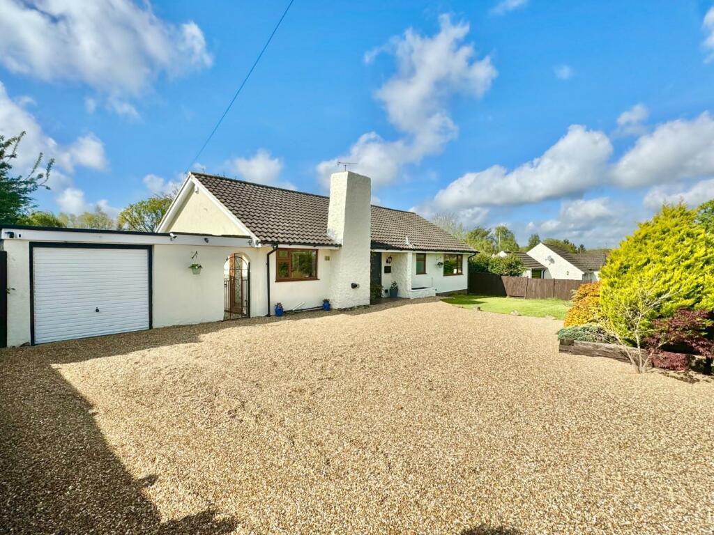 4 bedroom detached bungalow for sale in Aldington Frith, Ashford, Kent