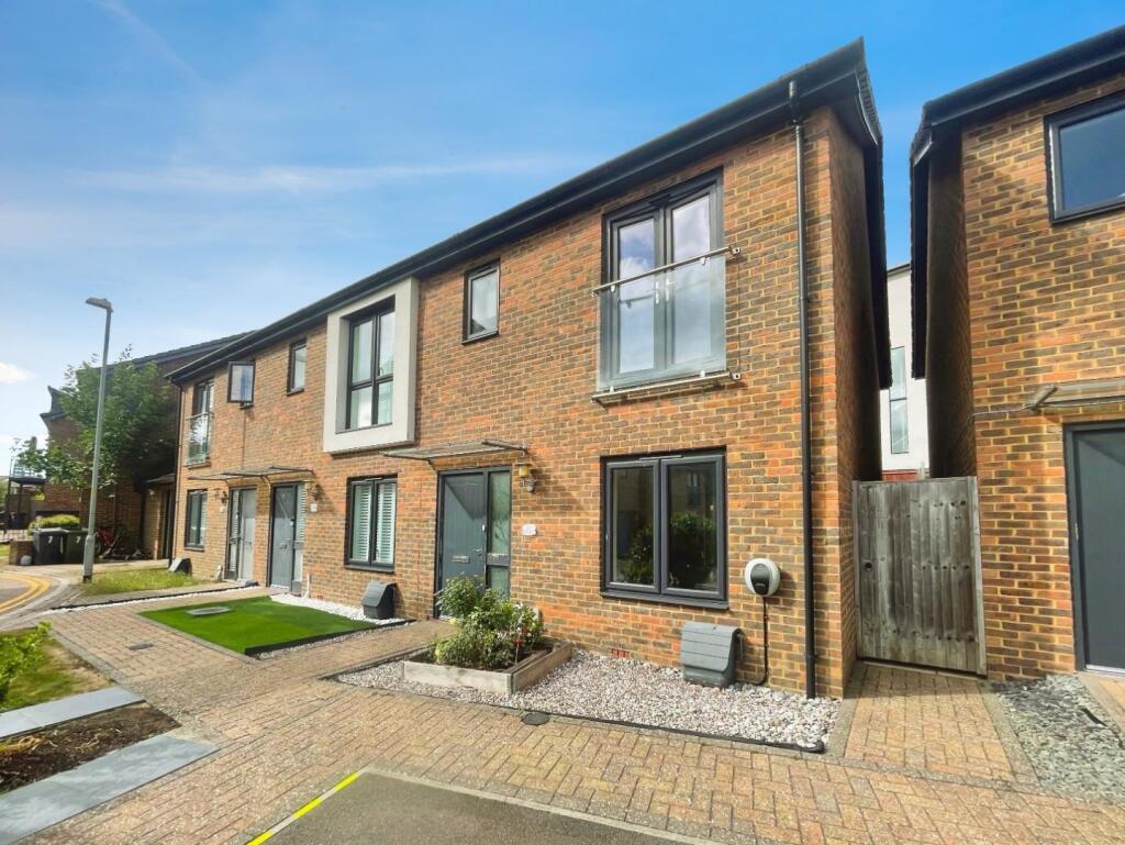 Main image of property: Hythe Crescent, Ashford