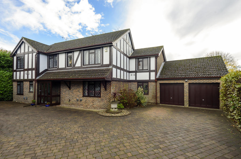 5 bedroom detached house for sale in The Avenue, Fareham, Hampshire, PO14