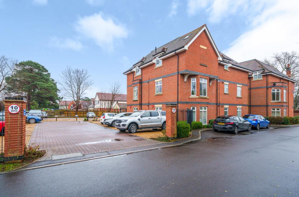 1 bedroom apartment for sale in Chalford Grange, Fareham, Hampshire, PO15