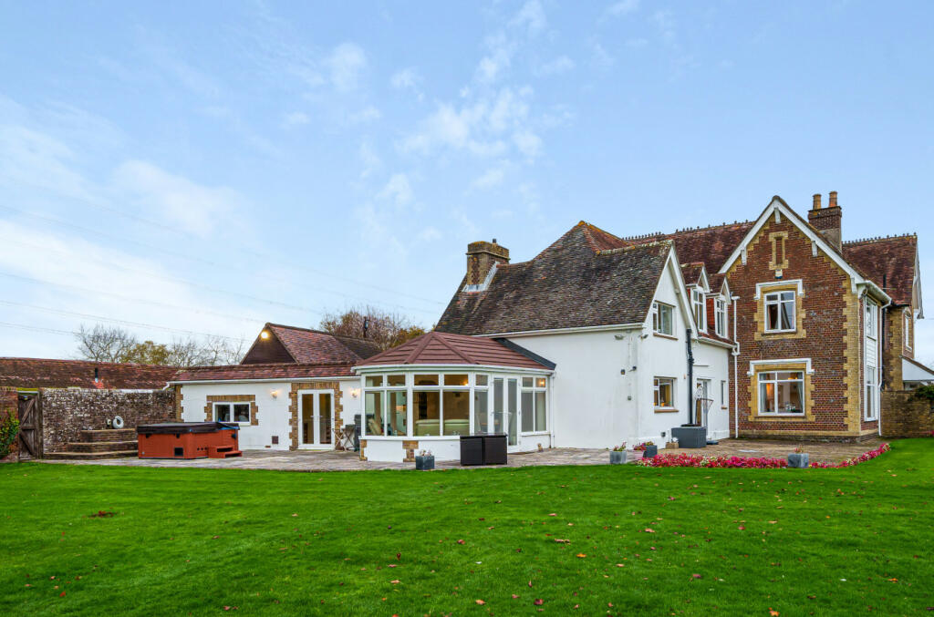 6 bedroom semidetached house for sale in Chilling Lane, Warsash