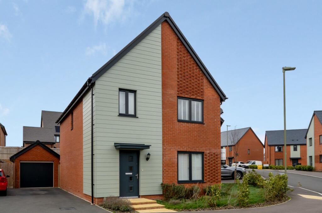 4 bedroom detached house for sale in Brunel Way, Whiteley, Hampshire, PO15