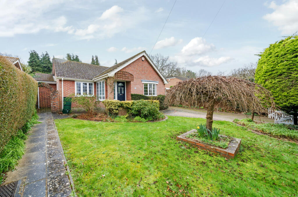 2 bedroom bungalow for sale in Titchfield Park Road, Titchfield Park