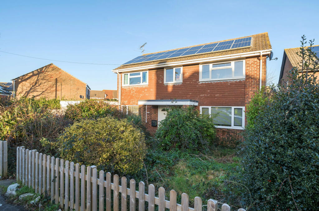 4 bedroom detached house for sale in Church Road, Warsash, Hampshire, SO31