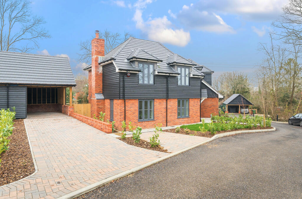 4 bedroom detached house for sale in Lady Bettys Drive, Whiteley