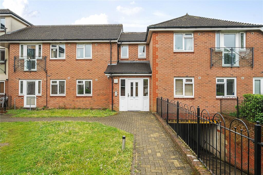 1 bedroom apartment for sale in Botley Road, Park Gate, Hampshire, SO31