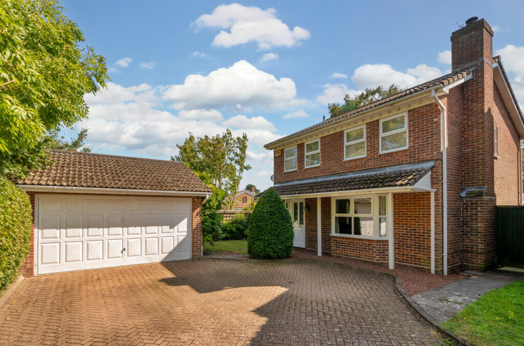 Main image of property: Laurel Gardens, Locks Heath, Southampton, Hampshire, SO31