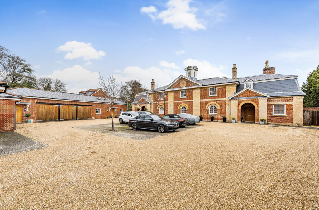 Main image of property: Stableyard Mews, Sarisbury Green, Hampshire, SO31