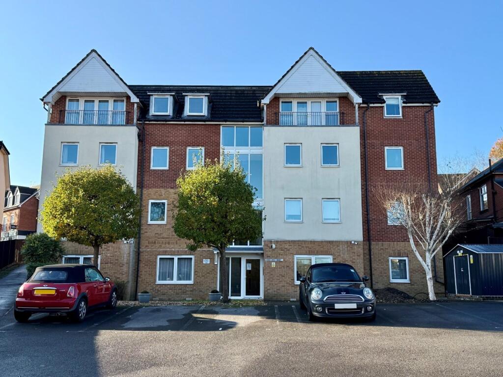 Main image of property: Bastins Close, Park Gate, Southampton, SO31