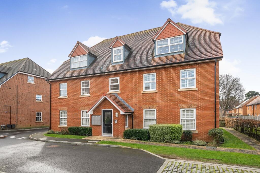 Main image of property: Gloucester Drive, Sarisbury Green, Southampton, Hants, SO31