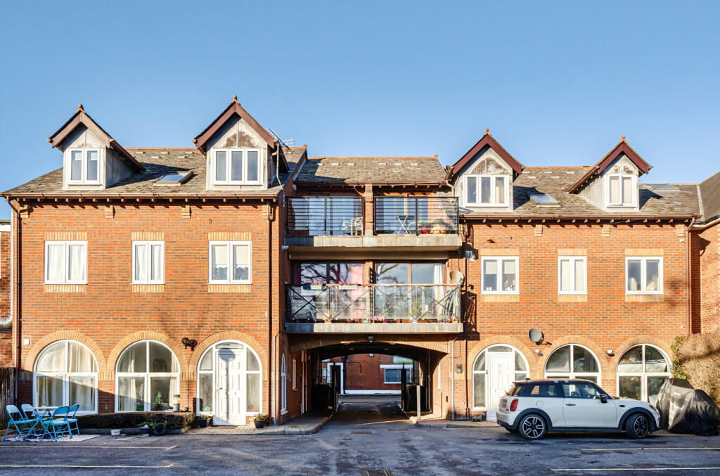 Main image of property: Shore Road, Warsash, Hampshire, SO31